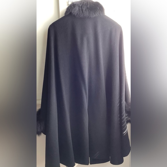 EUC Wool Cashmere Fox fur cape - Picture 3 of 15